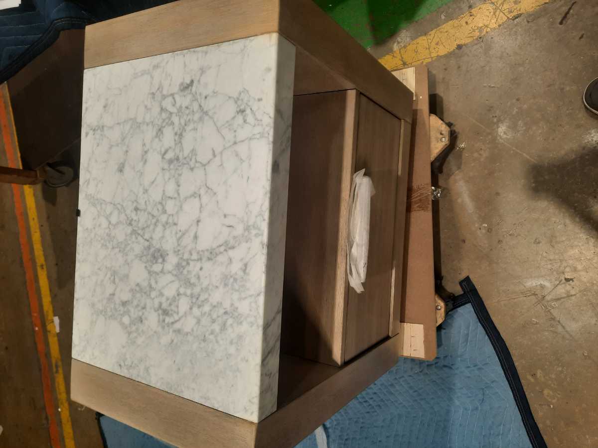 Hennington-Exclusive One Drawer Nightstand - Gallery Image 7